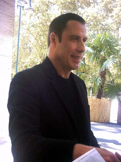 John Travolta ha un sorriso per tutti